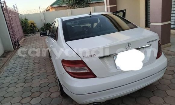 Tenga Tsaru Mercedes Viano Zvimwe Mota in Lusaka in Zambia Tenga Tsaru Mercedes Viano Zvimwe Mota in Lusaka in Zambia