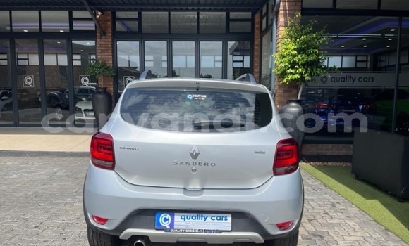 Tenga Tsaru Renault Sandero Sirivha Mota in Kabwe in Zambia Tenga Tsaru Renault Sandero Sirivha Mota in Kabwe in Zambia