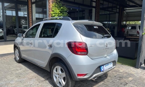 Tenga Tsaru Renault Sandero Sirivha Mota in Kabwe in Zambia Tenga Tsaru Renault Sandero Sirivha Mota in Kabwe in Zambia