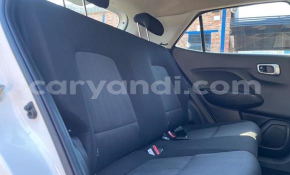 Nunua Ilio tumika Hyundai Verna Nyeupe Gari ndani ya Kabwe nchini Zambia Nunua Ilio tumika Hyundai Verna Nyeupe Gari ndani ya Kabwe nchini Zambia