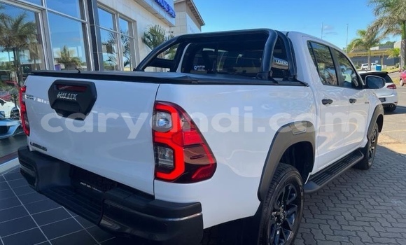 Buy Used Toyota Hilux White Car in Kabwe in Zambia Buy Used Toyota Hilux White Car in Kabwe in Zambia