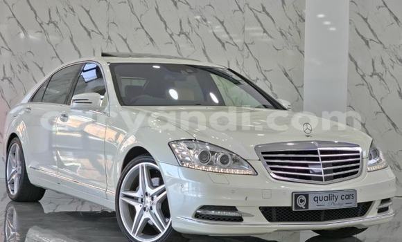 Tenga Tsaru Mercedes‒Benz S–Class Chena Mota in Kabwe in Zambia Tenga Tsaru Mercedes‒Benz S–Class Chena Mota in Kabwe in Zambia