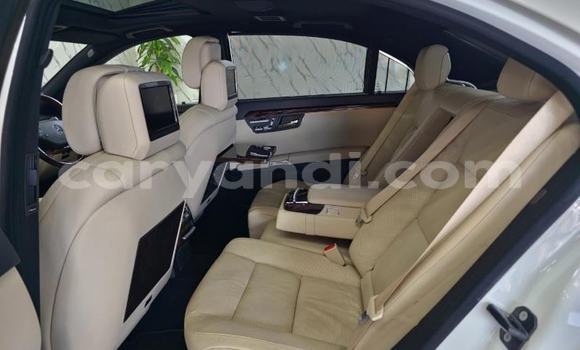 Tenga Tsaru Mercedes‒Benz S–Class Chena Mota in Kabwe in Zambia Tenga Tsaru Mercedes‒Benz S–Class Chena Mota in Kabwe in Zambia