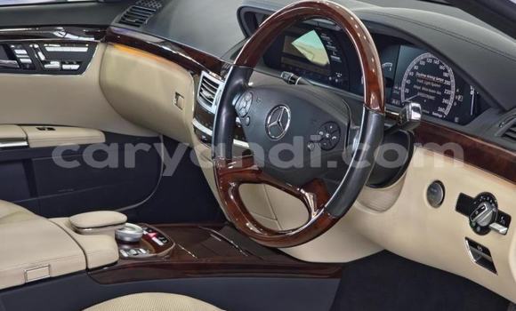 Tenga Tsaru Mercedes‒Benz S–Class Chena Mota in Kabwe in Zambia Tenga Tsaru Mercedes‒Benz S–Class Chena Mota in Kabwe in Zambia