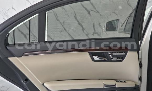 Tenga Tsaru Mercedes‒Benz S–Class Chena Mota in Kabwe in Zambia Tenga Tsaru Mercedes‒Benz S–Class Chena Mota in Kabwe in Zambia