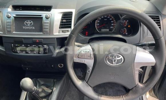 Tenga Tsaru Toyota Hilux Beige Mota in Kabwe in Zambia Tenga Tsaru Toyota Hilux Beige Mota in Kabwe in Zambia