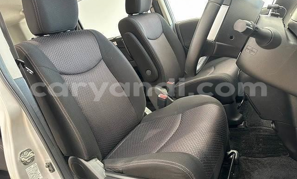 Acheter Occasion Voiture Nissan Serena Gris à Lusaka, Zambie Acheter Occasion Voiture Nissan Serena Gris à Lusaka, Zambie