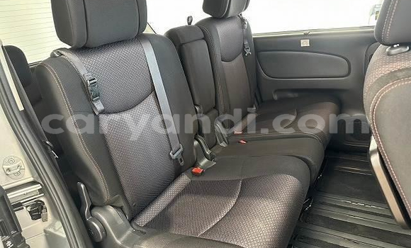 Acheter Occasion Voiture Nissan Serena Gris à Lusaka, Zambie Acheter Occasion Voiture Nissan Serena Gris à Lusaka, Zambie