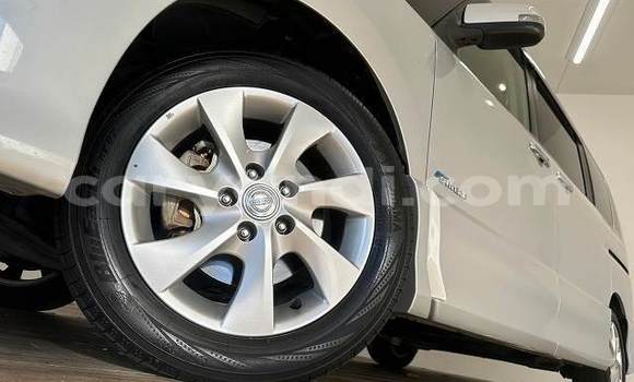 Acheter Occasion Voiture Nissan Serena Gris à Lusaka, Zambie Acheter Occasion Voiture Nissan Serena Gris à Lusaka, Zambie