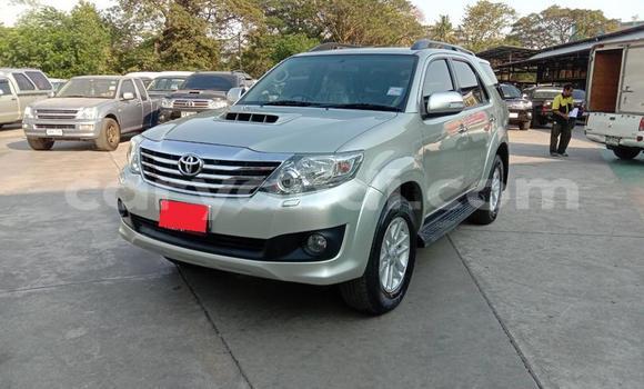 Acheter Occasion Voiture Toyota Fortuner Gris à Lusaka, Zambie