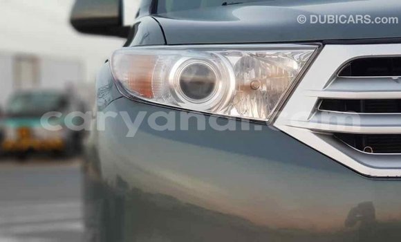 Nunua Imported Toyota Highlander Kijani Gari ndani ya Import - Dubai nchini Zambia Nunua Imported Toyota Highlander Kijani Gari ndani ya Import - Dubai nchini Zambia