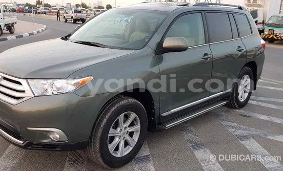 Nunua Imported Toyota Highlander Kijani Gari ndani ya Import - Dubai nchini Zambia Nunua Imported Toyota Highlander Kijani Gari ndani ya Import - Dubai nchini Zambia