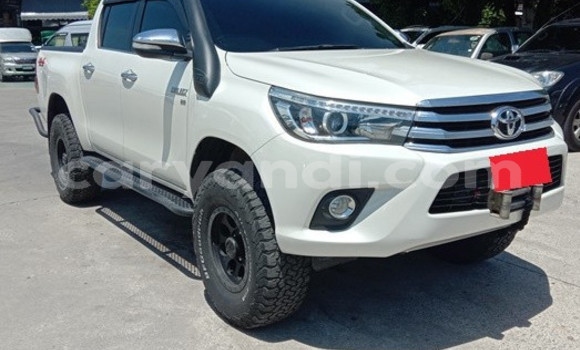 Buy Used Toyota Hiluxe Revo White Car in Lusaka in Zambia Buy Used Toyota Hiluxe Revo White Car in Lusaka in Zambia