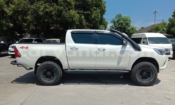 Buy Used Toyota Hiluxe Revo White Car in Lusaka in Zambia Buy Used Toyota Hiluxe Revo White Car in Lusaka in Zambia
