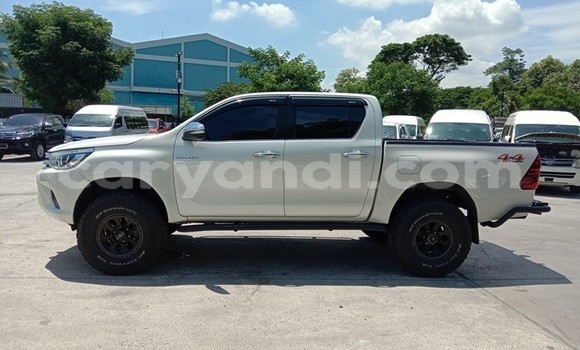 Buy Used Toyota Hiluxe Revo White Car in Lusaka in Zambia Buy Used Toyota Hiluxe Revo White Car in Lusaka in Zambia