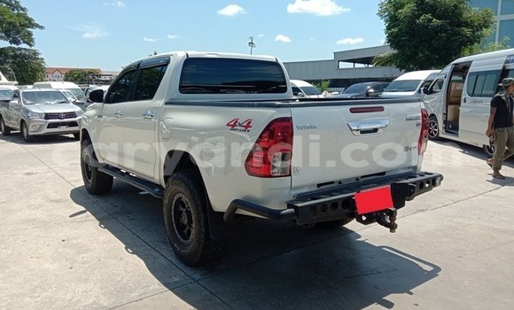 Buy Used Toyota Hiluxe Revo White Car in Lusaka in Zambia Buy Used Toyota Hiluxe Revo White Car in Lusaka in Zambia