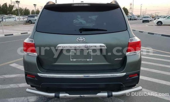 Nunua Imported Toyota Highlander Kijani Gari ndani ya Import - Dubai nchini Zambia Nunua Imported Toyota Highlander Kijani Gari ndani ya Import - Dubai nchini Zambia