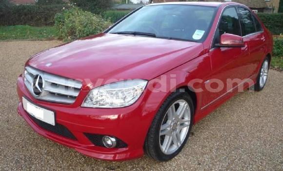 Acheter Occasion Voiture Mercedes-Benz C-Classe Rouge à Lusaka, Zambie