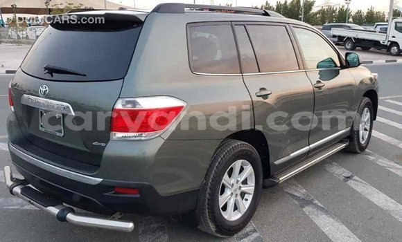 Nunua Imported Toyota Highlander Kijani Gari ndani ya Import - Dubai nchini Zambia Nunua Imported Toyota Highlander Kijani Gari ndani ya Import - Dubai nchini Zambia