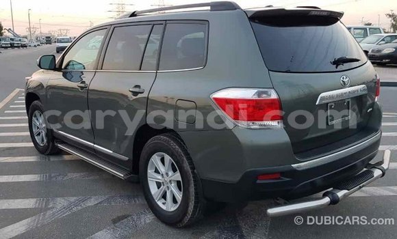 Nunua Imported Toyota Highlander Kijani Gari ndani ya Import - Dubai nchini Zambia Nunua Imported Toyota Highlander Kijani Gari ndani ya Import - Dubai nchini Zambia