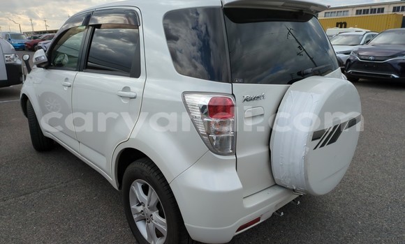 Nunua Ilio tumika Toyota Rush Nyeupe Gari ndani ya Lusaka nchini Zambia Nunua Ilio tumika Toyota Rush Nyeupe Gari ndani ya Lusaka nchini Zambia