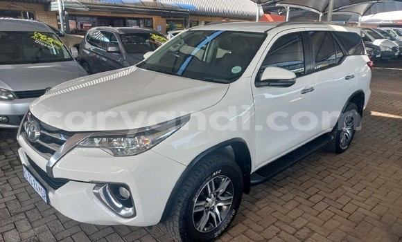 Acheter Occasion Voiture Toyota Fortuner Blanc à Lusaka, Zambie Acheter Occasion Voiture Toyota Fortuner Blanc à Lusaka, Zambie