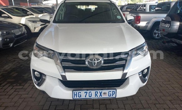 Acheter Occasion Voiture Toyota Fortuner Blanc à Lusaka, Zambie Acheter Occasion Voiture Toyota Fortuner Blanc à Lusaka, Zambie