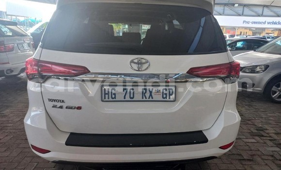 Acheter Occasion Voiture Toyota Fortuner Blanc à Lusaka, Zambie Acheter Occasion Voiture Toyota Fortuner Blanc à Lusaka, Zambie