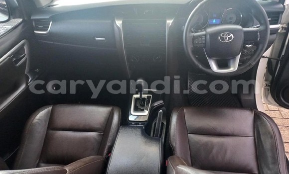 Acheter Occasion Voiture Toyota Fortuner Blanc à Lusaka, Zambie Acheter Occasion Voiture Toyota Fortuner Blanc à Lusaka, Zambie