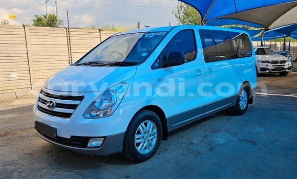 Buy Used Hyundai H1 White Car in Lusaka in Zambia