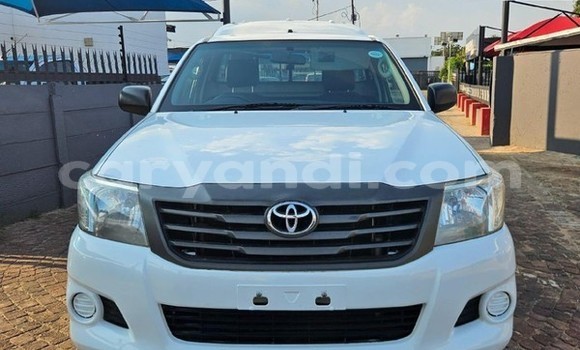 Buy Used Toyota Hilux White Car in Lusaka in Zambia Buy Used Toyota Hilux White Car in Lusaka in Zambia