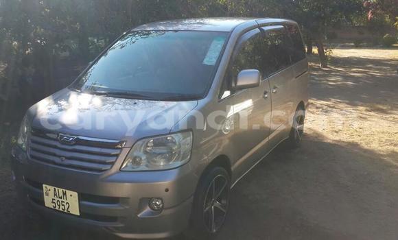 Acheter Occasion Voiture Toyota Corolla Gris à Chingola, Zambie Acheter Occasion Voiture Toyota Corolla Gris à Chingola, Zambie