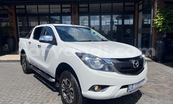 Buy Used Mazda BT-50 White Car in Kabwe in Zambia