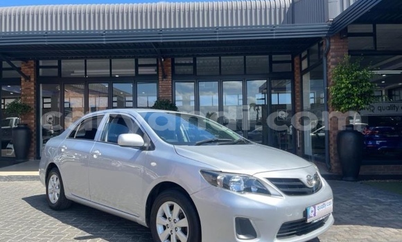 Buy Used Toyota Corolla White Car in Kabwe in Zambia