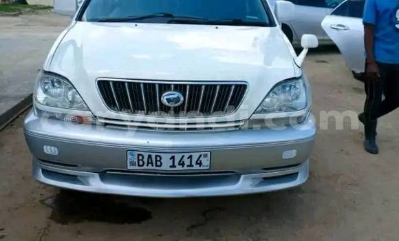 Buy Used Toyota Harrier White Car in Chingola in Zambia Buy Used Toyota Harrier White Car in Chingola in Zambia