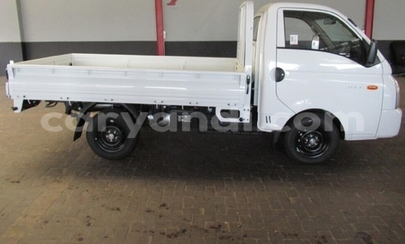 Acheter Occasion Voiture Hyundai H200 Blanc à Lusaka, Zambie Acheter Occasion Voiture Hyundai H200 Blanc à Lusaka, Zambie