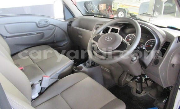 Acheter Occasion Voiture Hyundai H200 Blanc à Lusaka, Zambie Acheter Occasion Voiture Hyundai H200 Blanc à Lusaka, Zambie