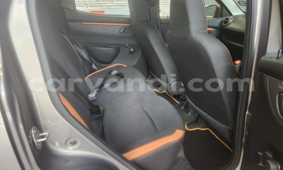 Buy Used Renault KWID Silver Car in Lusaka in Zambia Buy Used Renault KWID Silver Car in Lusaka in Zambia