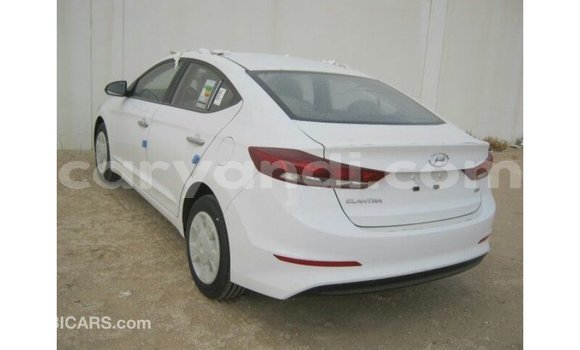 Buy Import Hyundai Elantra White Car in Import - Dubai in Zambia