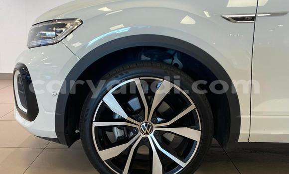 Buy Used Volkswagen T-Roc White Car in Lusaka in Zambia Buy Used Volkswagen T-Roc White Car in Lusaka in Zambia