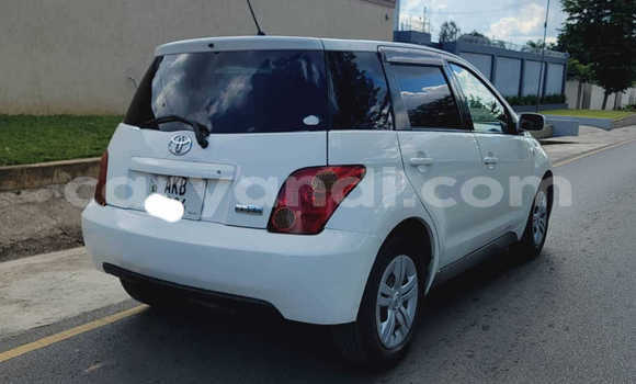 Acheter Occasion Voiture Toyota IST Blanc à Chingola, Zambie Acheter Occasion Voiture Toyota IST Blanc à Chingola, Zambie