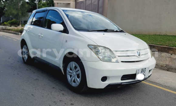 Acheter Occasion Voiture Toyota IST Blanc à Chingola, Zambie Acheter Occasion Voiture Toyota IST Blanc à Chingola, Zambie