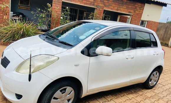 Acheter Occasion Voiture Toyota Vitz Blanc à Chinsali, Nord Acheter Occasion Voiture Toyota Vitz Blanc à Chinsali, Nord