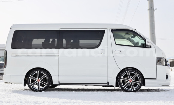 Buy Used Toyota Hiace White Car in Lusaka in Zambia Buy Used Toyota Hiace White Car in Lusaka in Zambia