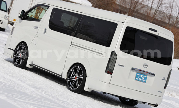 Buy Used Toyota Hiace White Car in Lusaka in Zambia Buy Used Toyota Hiace White Car in Lusaka in Zambia