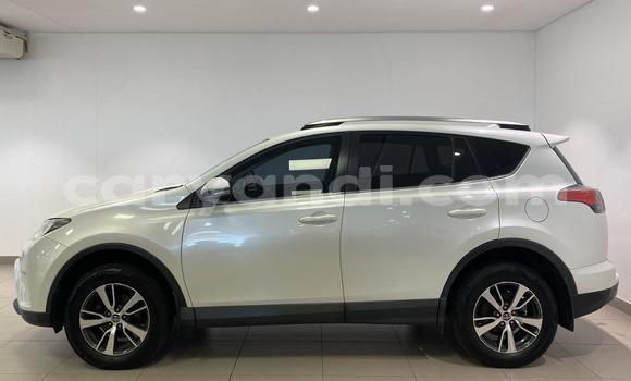 Acheter Occasion Voiture Toyota RAV4 Blanc à Chingola, Zambie Acheter Occasion Voiture Toyota RAV4 Blanc à Chingola, Zambie