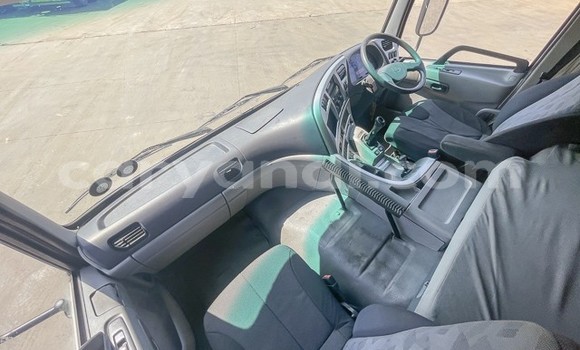 Nunua Ilio tumika Nissan UD Nyeupe Lori ndani ya Lusaka nchini Zambia Nunua Ilio tumika Nissan UD Nyeupe Lori ndani ya Lusaka nchini Zambia