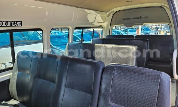Nunua Ilio tumika Toyota Hiace Nyeupe Gari ndani ya Lusaka nchini Zambia Nunua Ilio tumika Toyota Hiace Nyeupe Gari ndani ya Lusaka nchini Zambia
