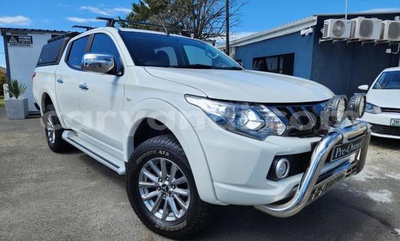Acheter Occasion Voiture Mitsubishi Triton Blanc à Lusaka, Zambie