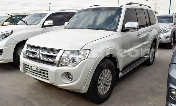 Acheter Import Voiture Mitsubishi Pajero Blanc à Import - Dubai, Zambie Acheter Import Voiture Mitsubishi Pajero Blanc à Import - Dubai, Zambie